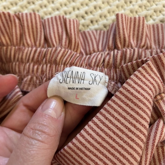 Sienna Sky Paperbag Pants - Picture 5 of 10